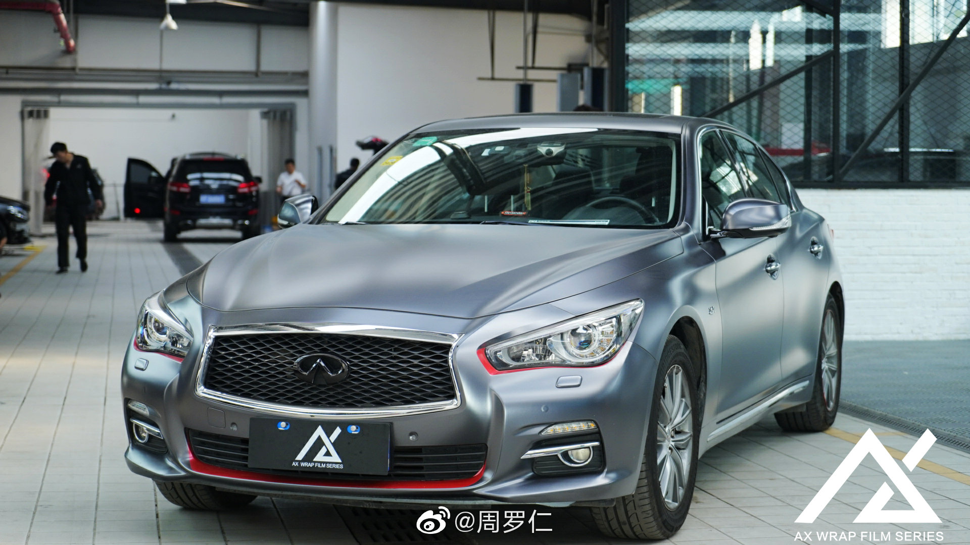 好看的汽车图片：英菲尼迪车身改色施工完毕