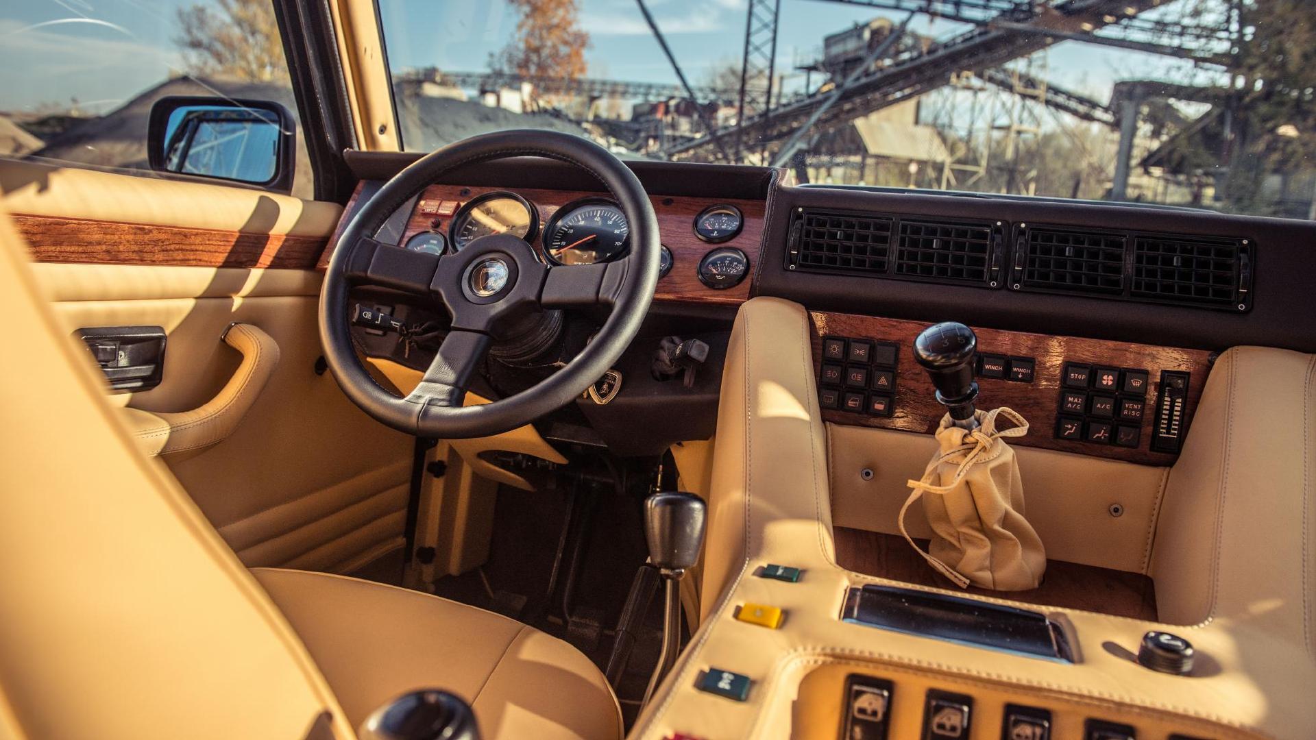 Lamborghini LM002 这头牛很硬！