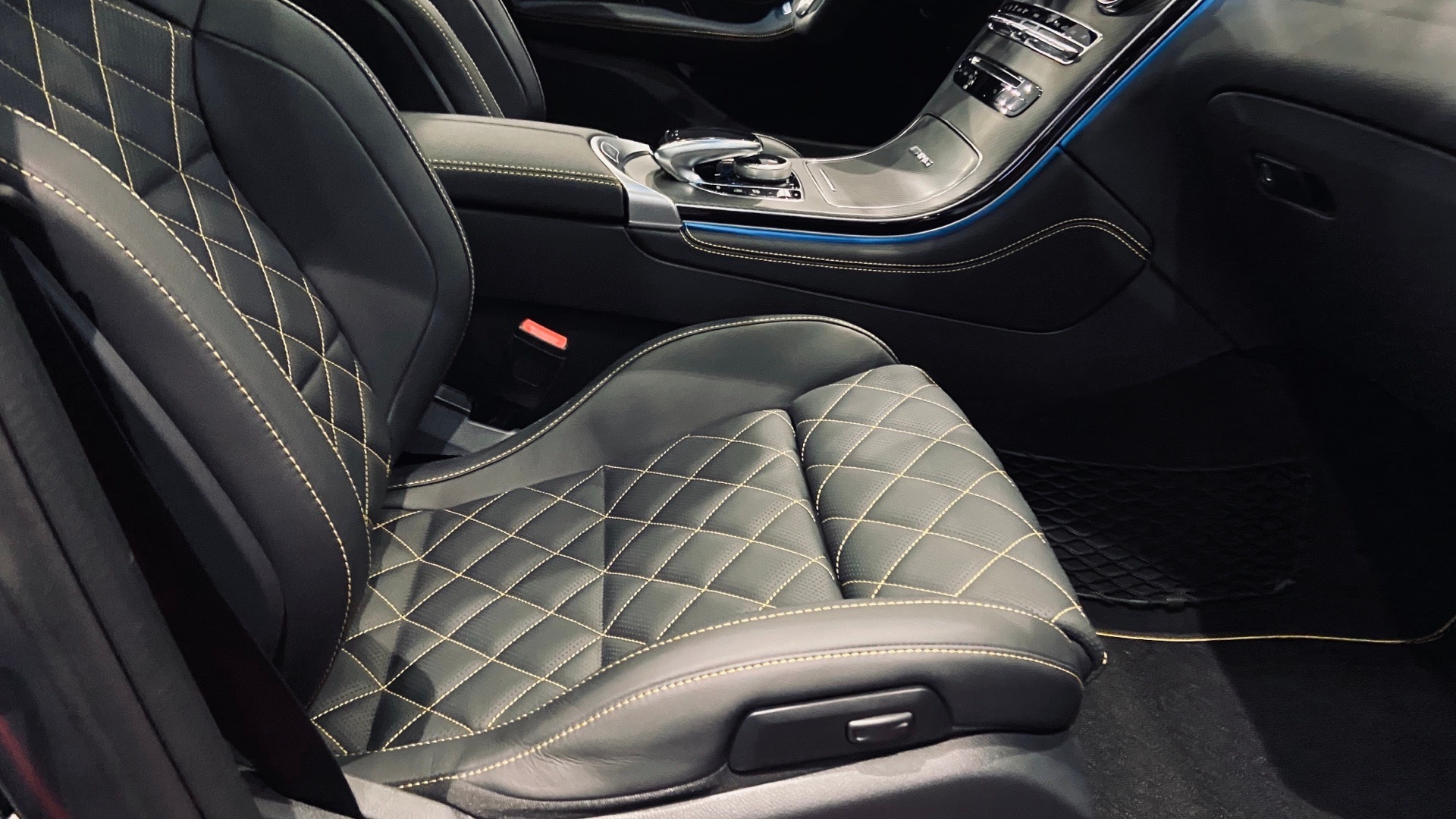 奔驰GLC63 S Coupe特别版 裸车102.8万开回家