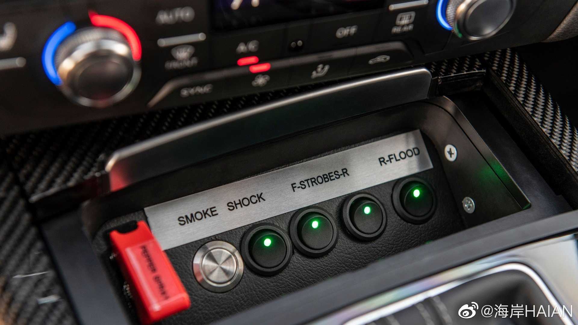 奥迪RS7：战意十足的配色!