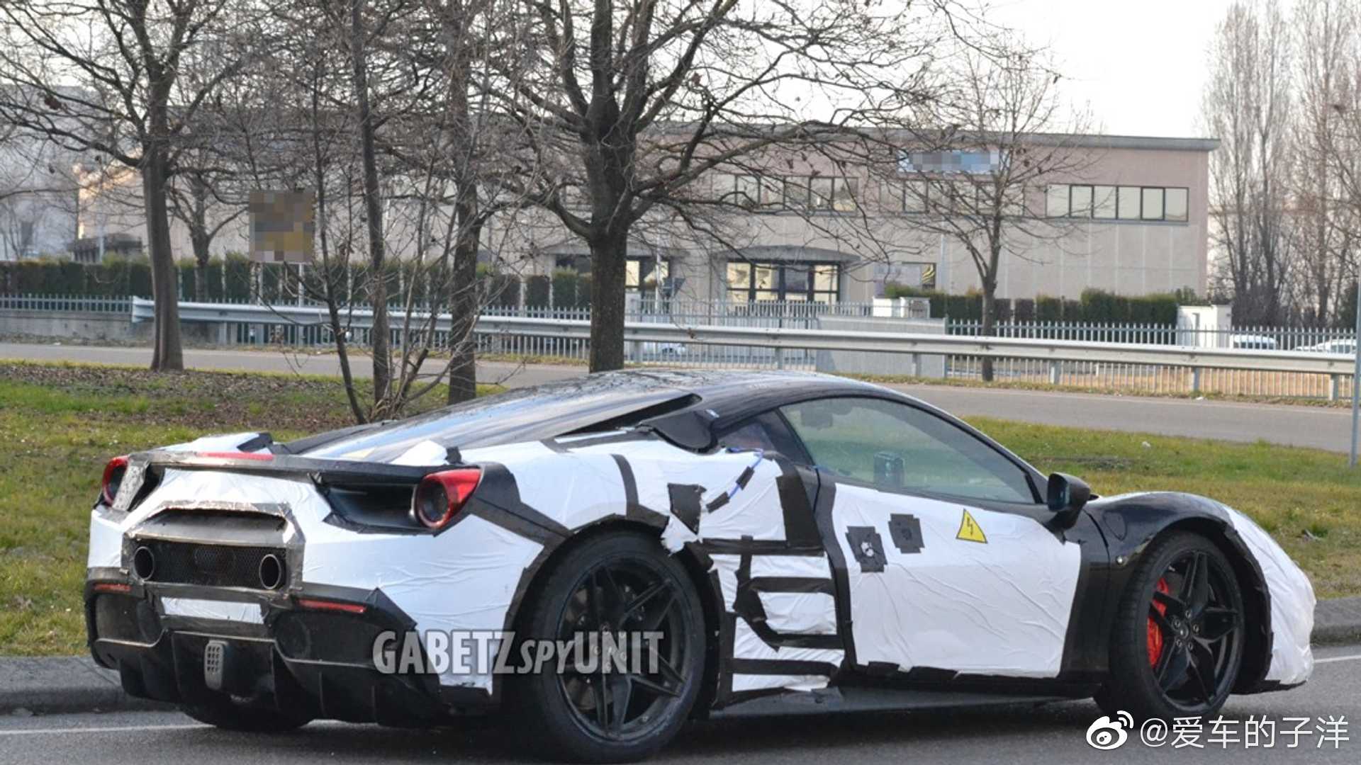 V6混动的法拉利越来越近，200万以内买意大利MR超跑，感觉会很香