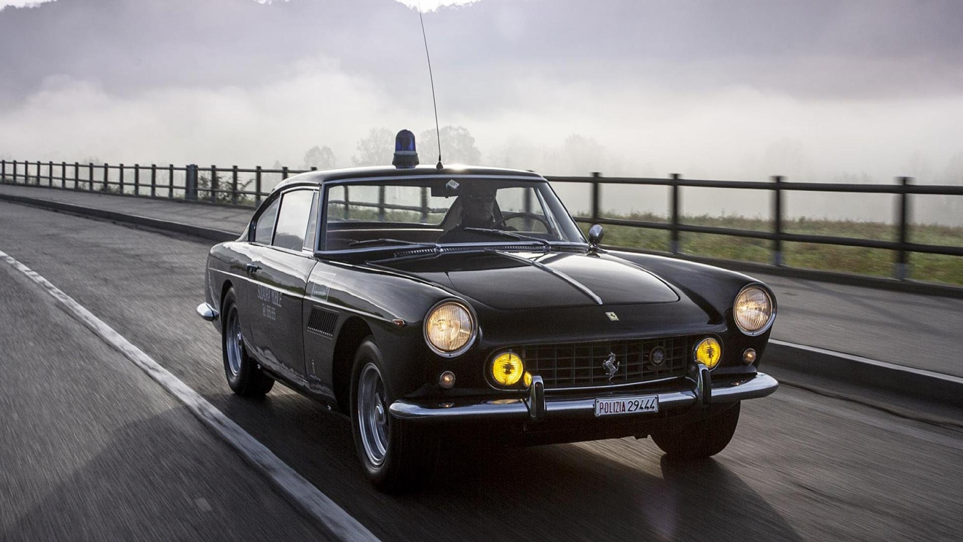 上世纪六十年代服役于意大利警察的 法拉利250 GTE警车。