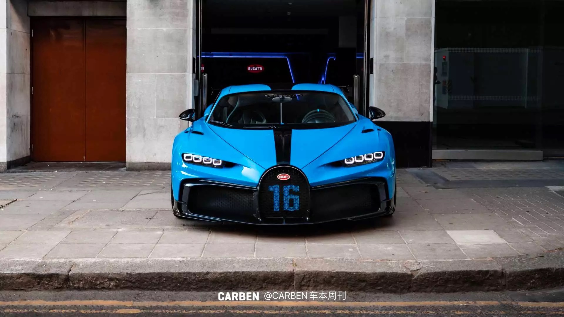 布加迪Chiron Pur Sport在英国伦敦街头做展示 照片来源：Motor1