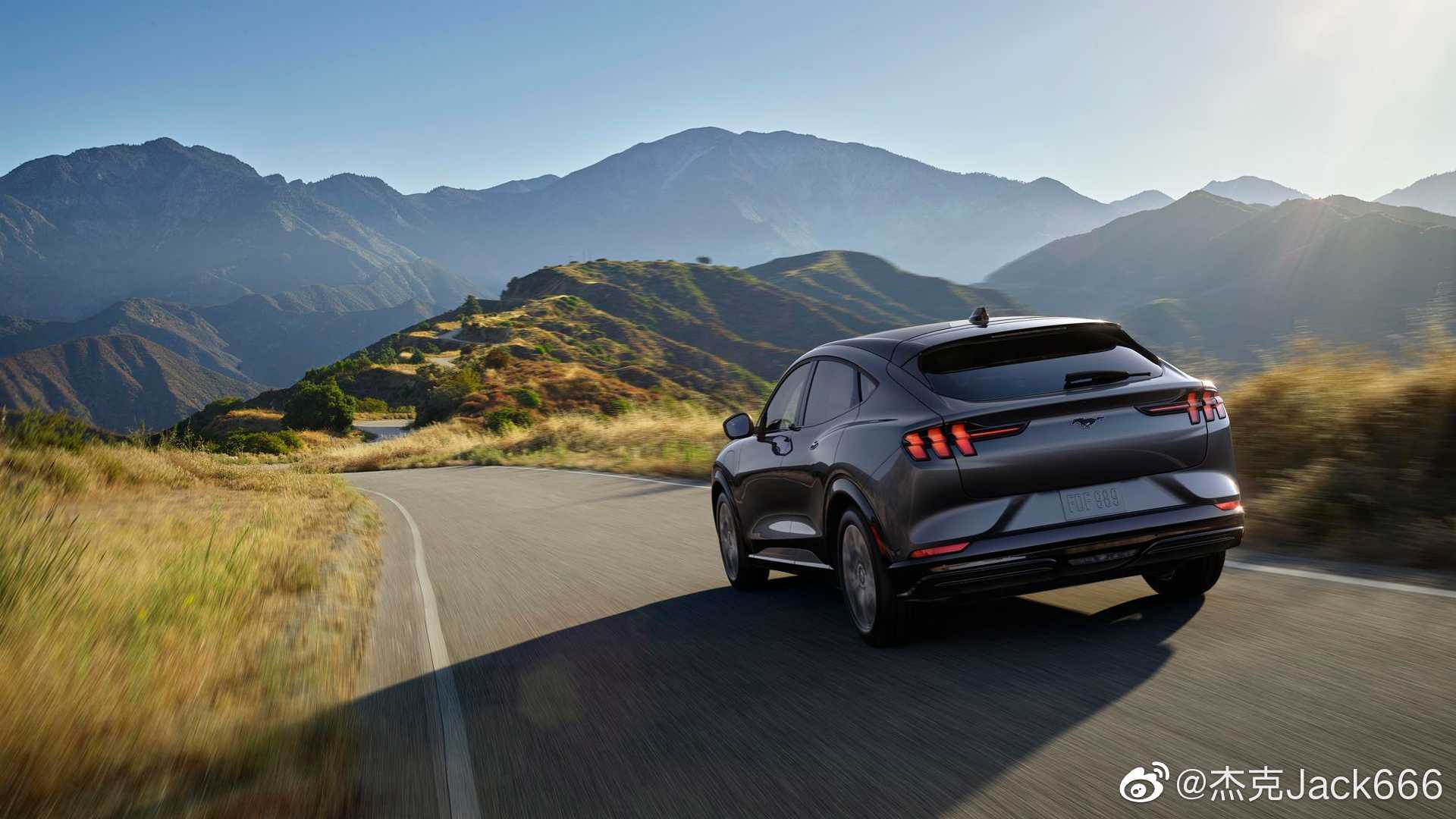 福特纯电动 Mustang Mach-E外型确实好看，如果价格适中的话...
