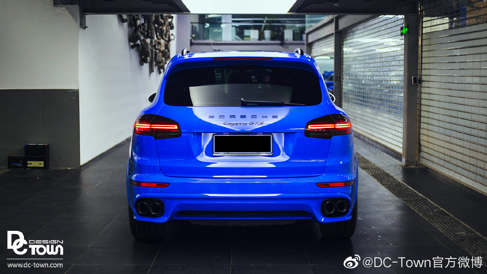 DC出品： 保时捷卡宴 整车蓝白泼墨彩绘