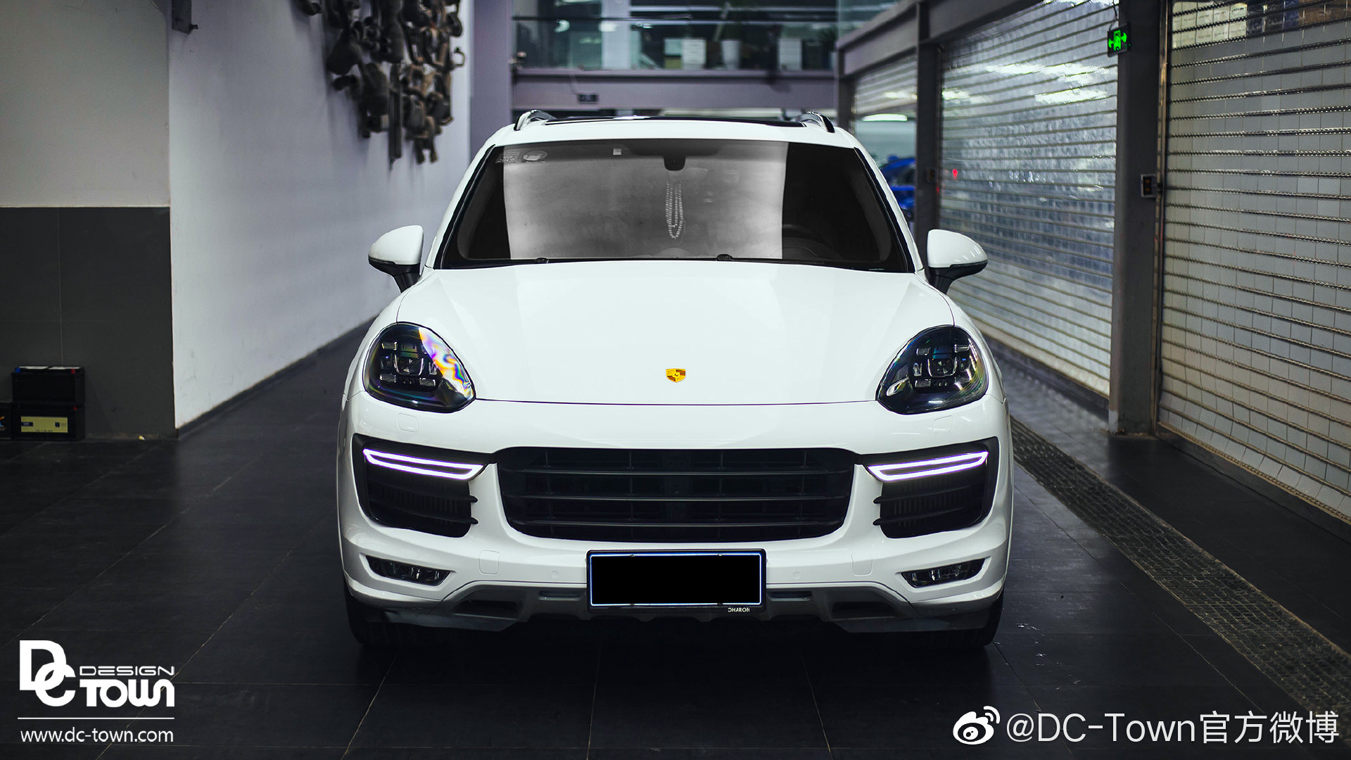 DC出品： 保时捷卡宴 整车蓝白泼墨彩绘