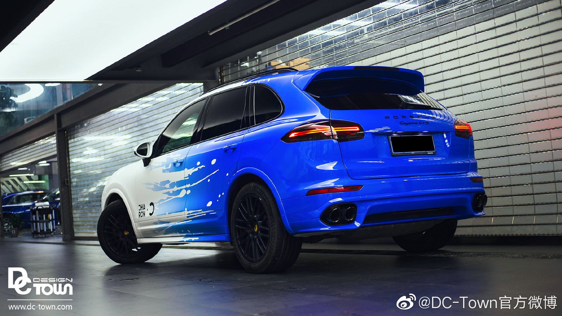 DC出品： 保时捷卡宴 整车蓝白泼墨彩绘