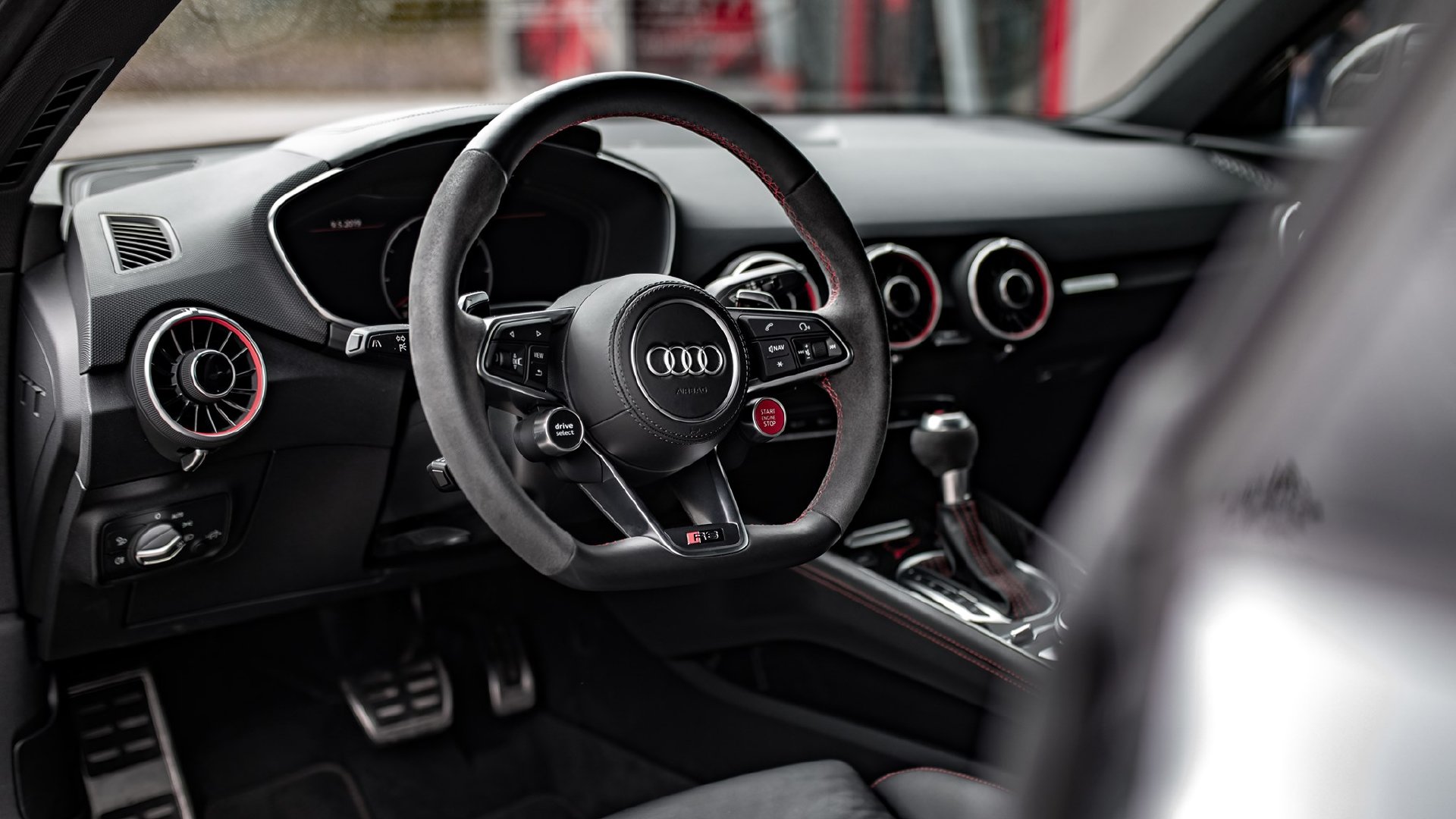 这台奥迪TT RS性能范更强了，TT RS同价位你会选择什么跑车？