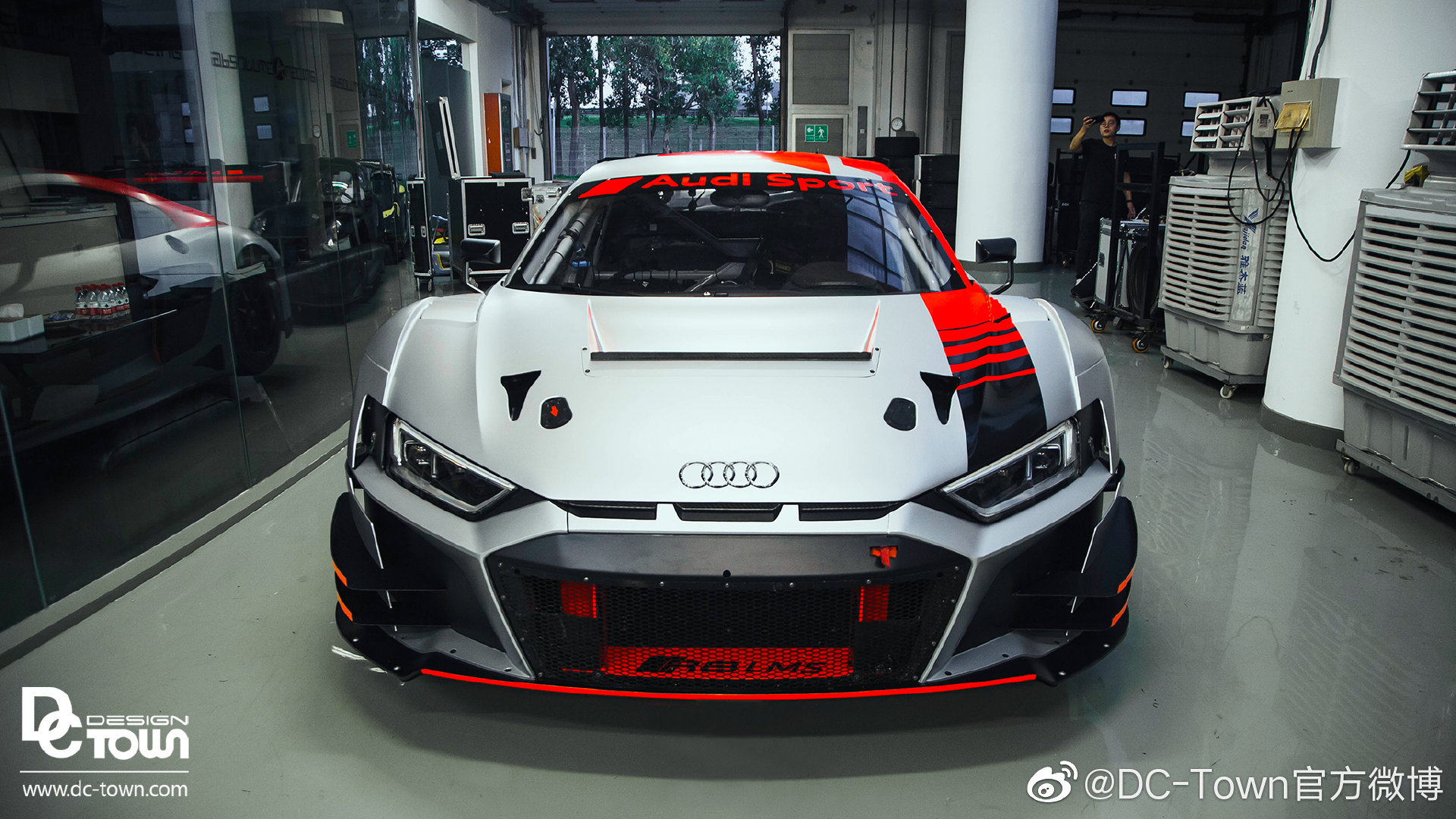 DC出品： 奥迪R8 LMS 整车改色拉花