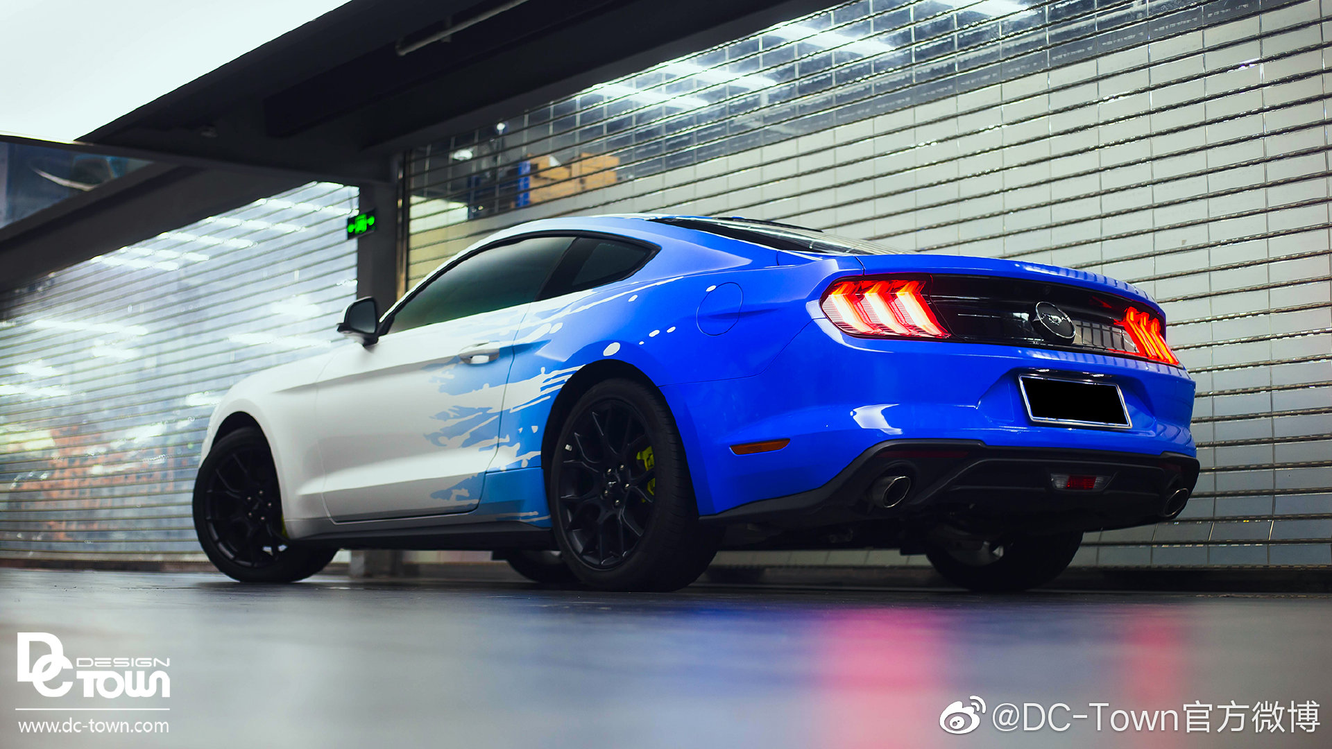 DC出品： 福特野马 整车蓝白泼墨彩绘