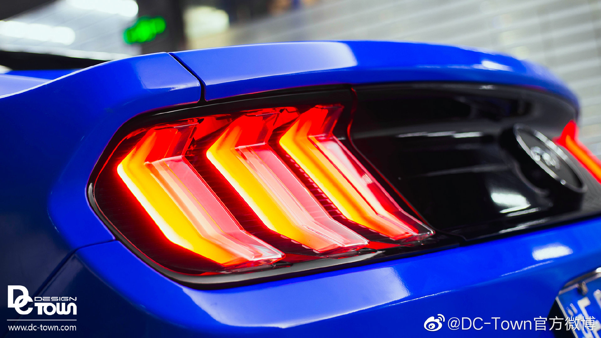 DC出品： 福特野马 整车蓝白泼墨彩绘