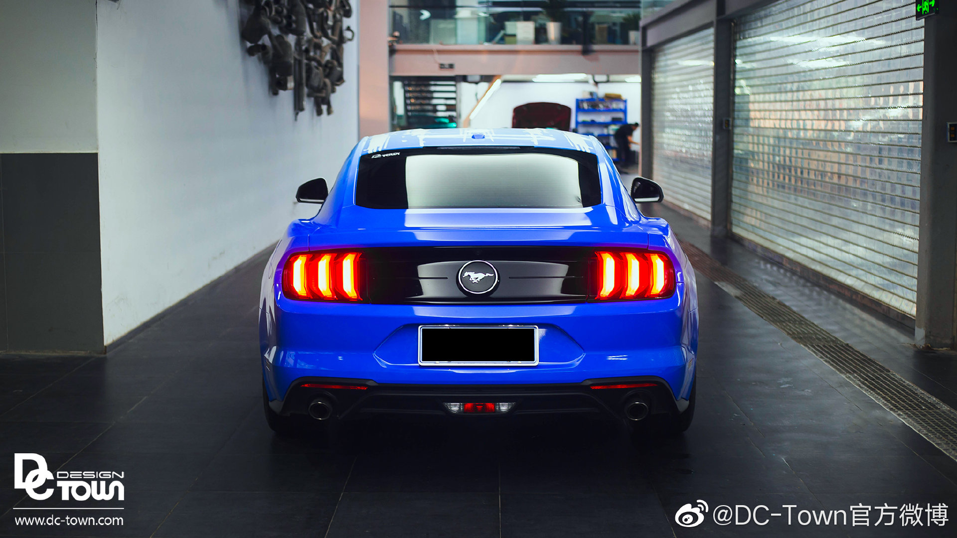 DC出品： 福特野马 整车蓝白泼墨彩绘