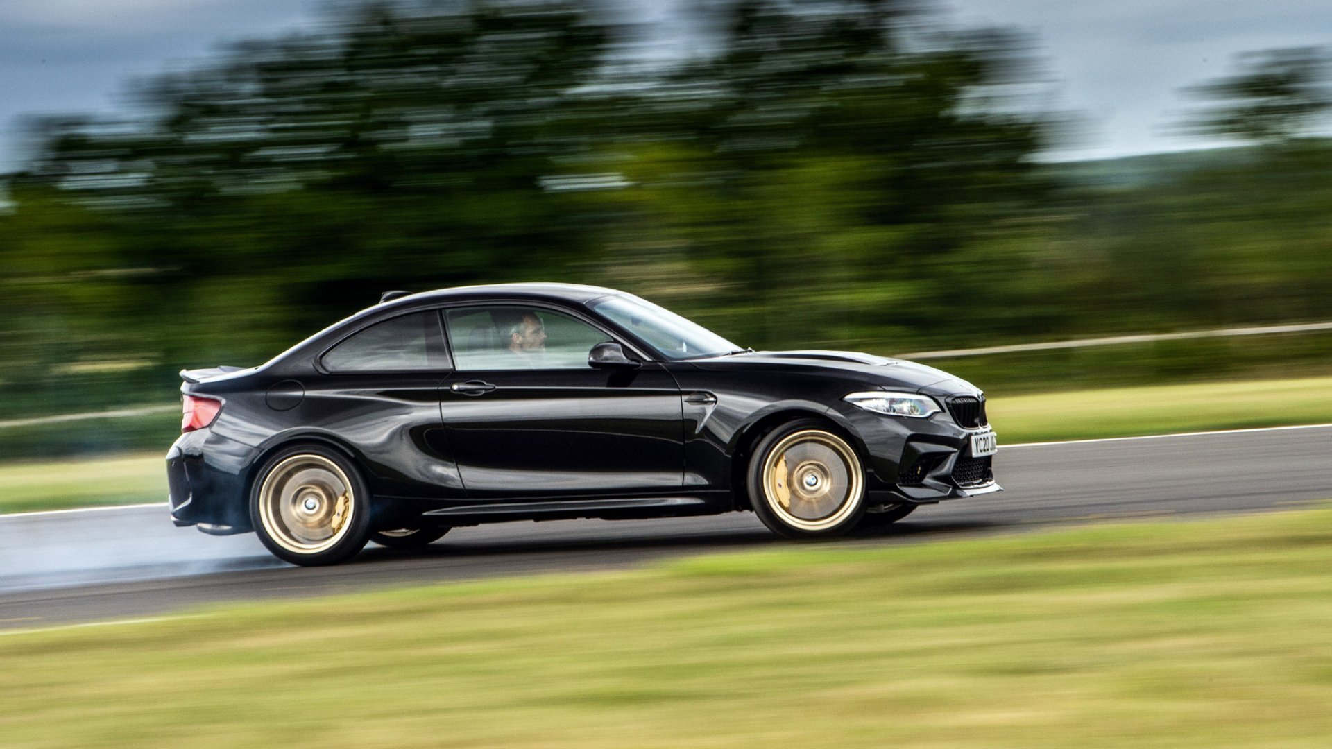 选择题： Porsche 718 Cayman GT4 & BMW M2 CS 你会怎么选？