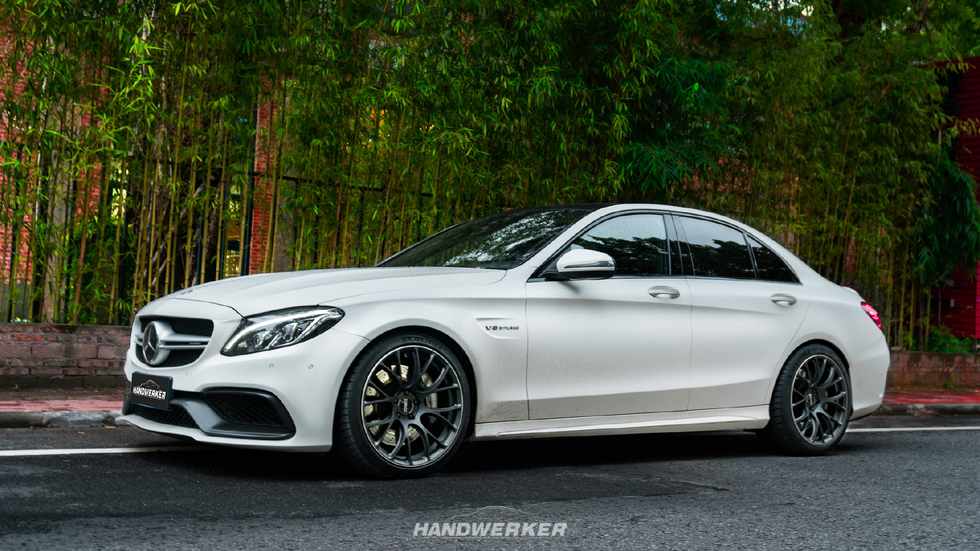 这是我们想要的梅赛德斯奔驰AMG C63 白色系列！