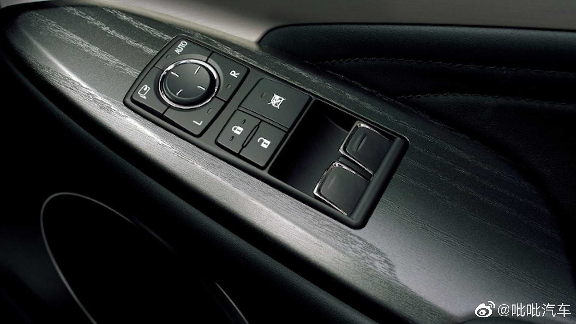 雷克萨斯RC Emotional Ash，清新淡雅却黑暗。