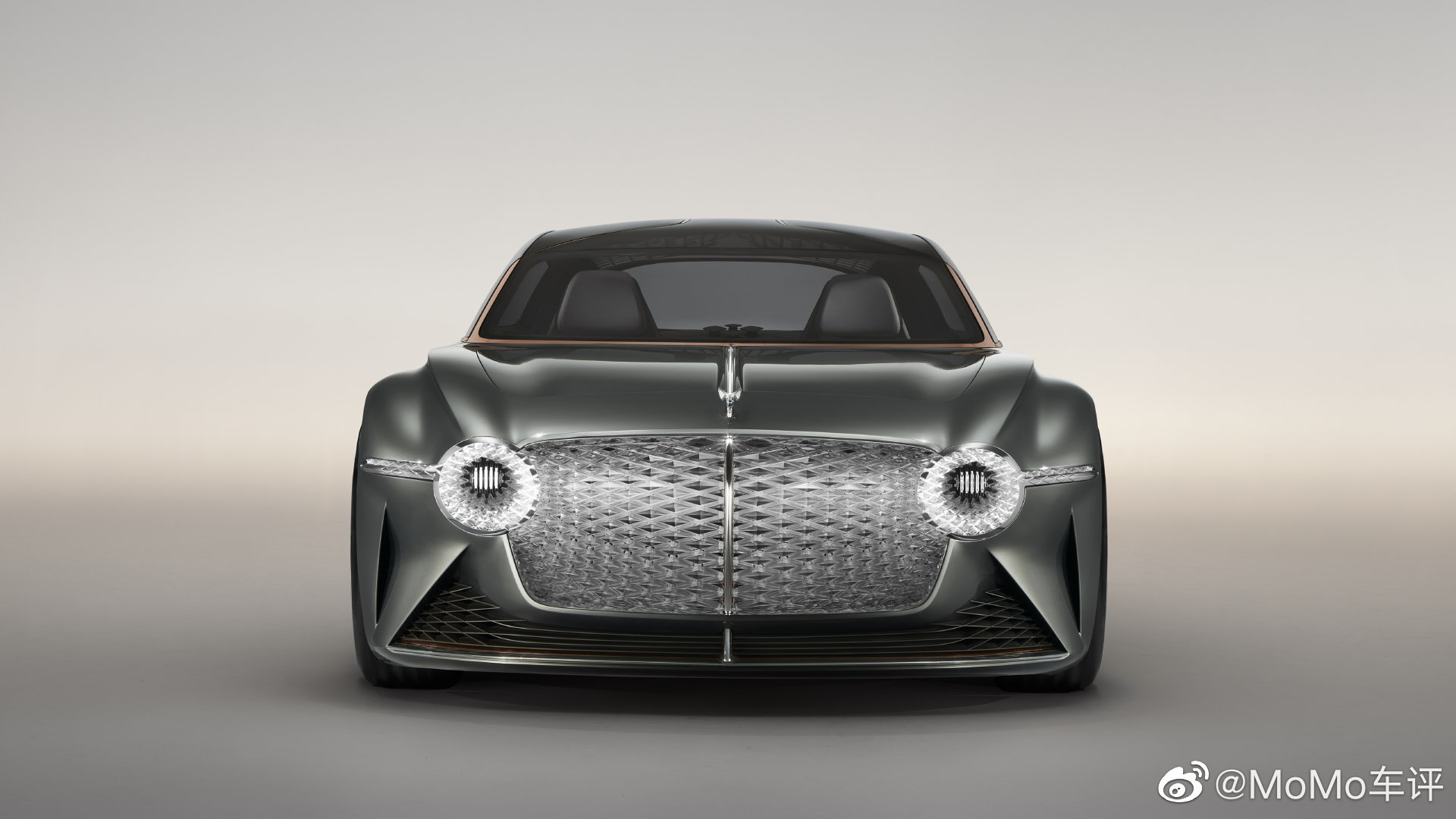 宾利将成为纯电动汽车品牌，到2030年将逐步淘汰汽油发动机