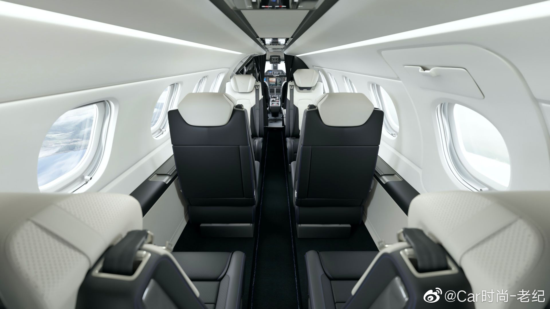 专属二人转，买商务喷气机配定制保时捷911 TurboS