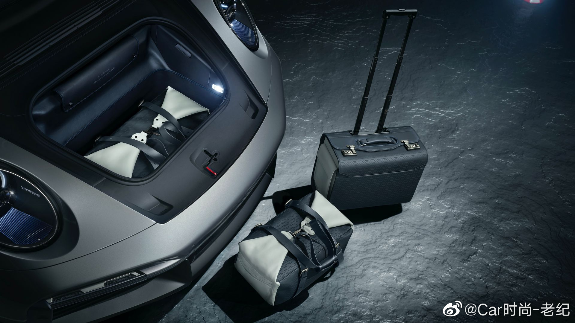 专属二人转，买商务喷气机配定制保时捷911 TurboS