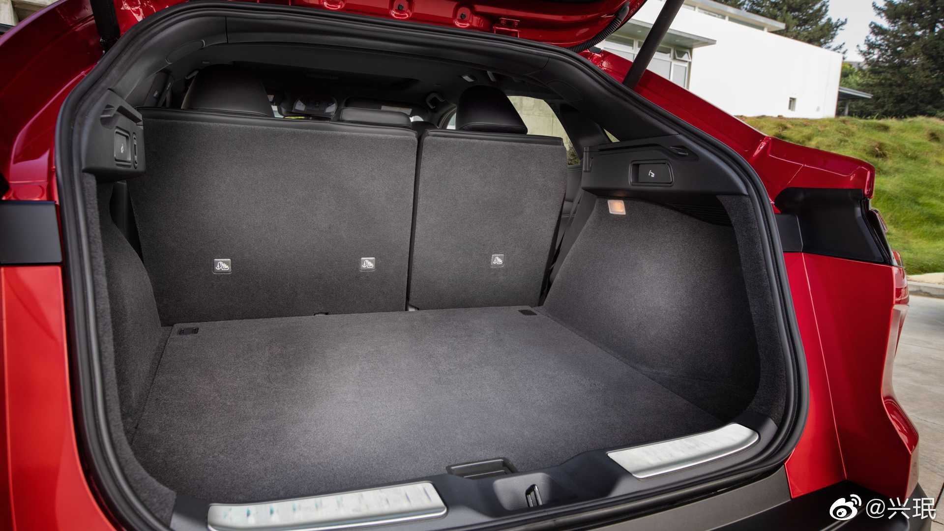 英菲尼迪全新轿跑SUV，QX55官图，你喜欢它的设计吗？