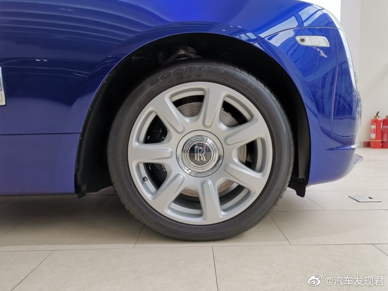 劳斯莱斯 曜影 萨拉曼卡蓝/柑橘色