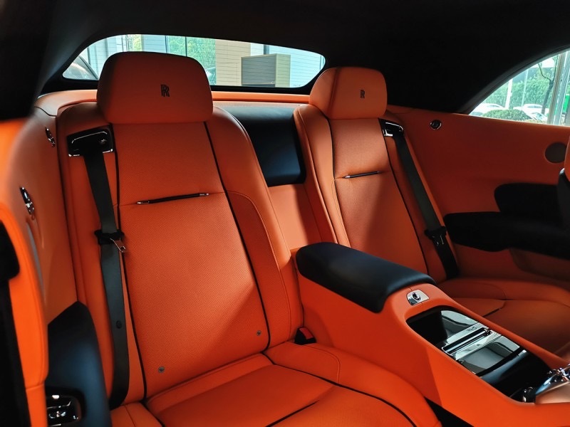 劳斯莱斯 曜影 伊瓜苏瀑布蓝/柑橘色