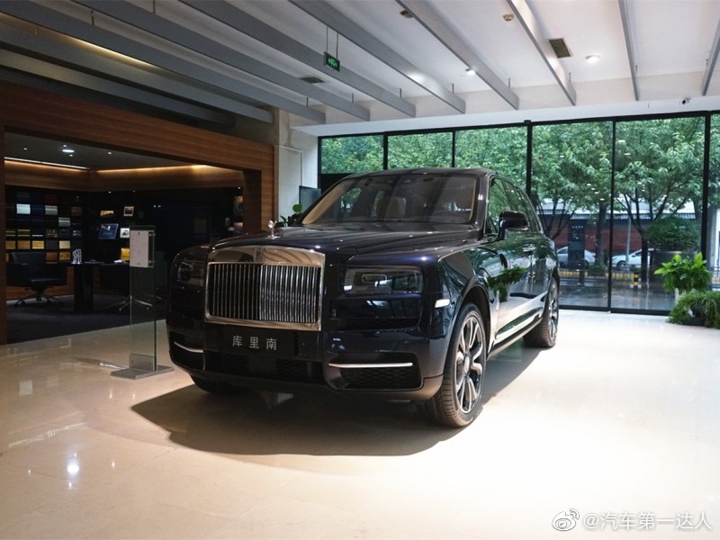 劳斯莱斯 库里南 宝石蓝青/白棕