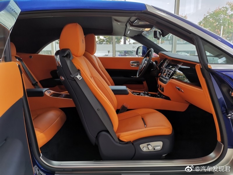 劳斯莱斯 曜影 萨拉曼卡蓝/柑橘色