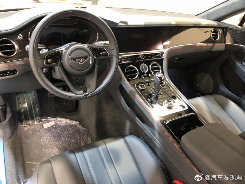 好看的汽车图片：宾利欧陆 GT W12 殿堂银/蓝内