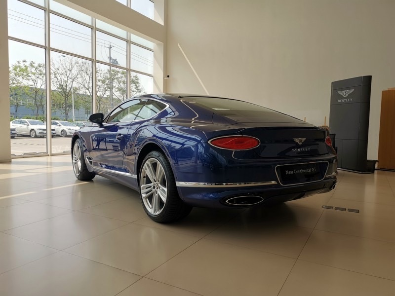 宾利欧陆 GT W12 摩洛哥蓝/棕褐