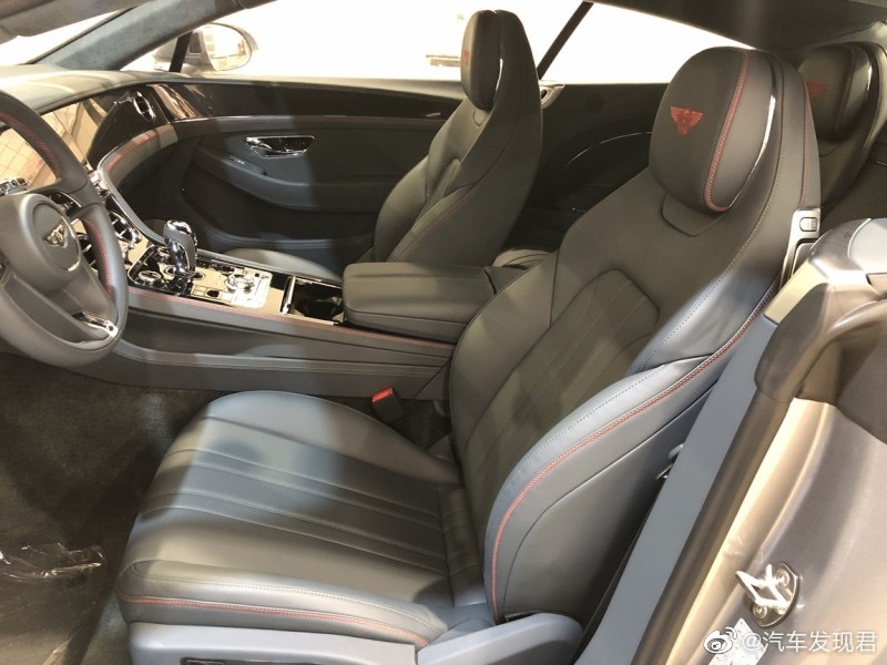 好看的汽车图片：宾利欧陆 GT W12 殿堂银/蓝内