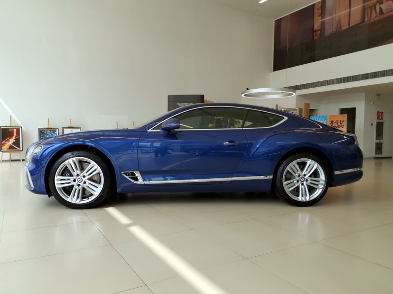 宾利欧陆 GT W12 摩洛哥蓝/棕褐