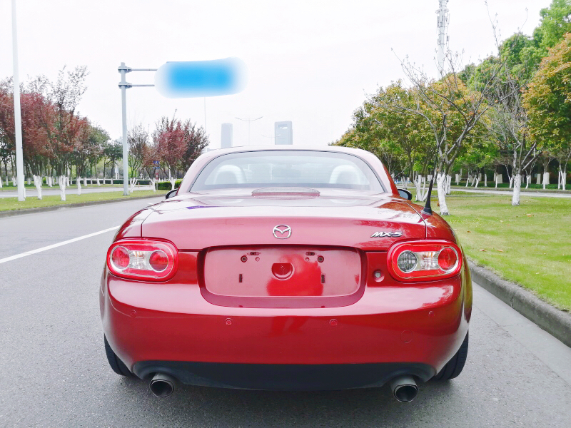 每天一组汽车美图：欣赏一下，马自达MX-5敞篷
