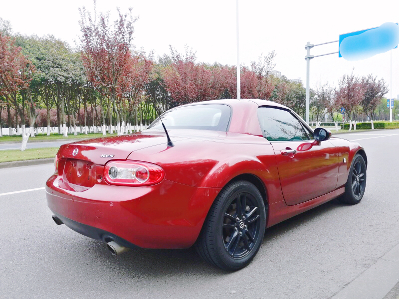 每天一组汽车美图：欣赏一下，马自达MX-5敞篷