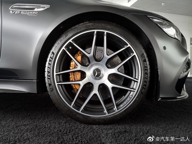 奔驰 GT63S AMG 先行版 石墨灰/黑内