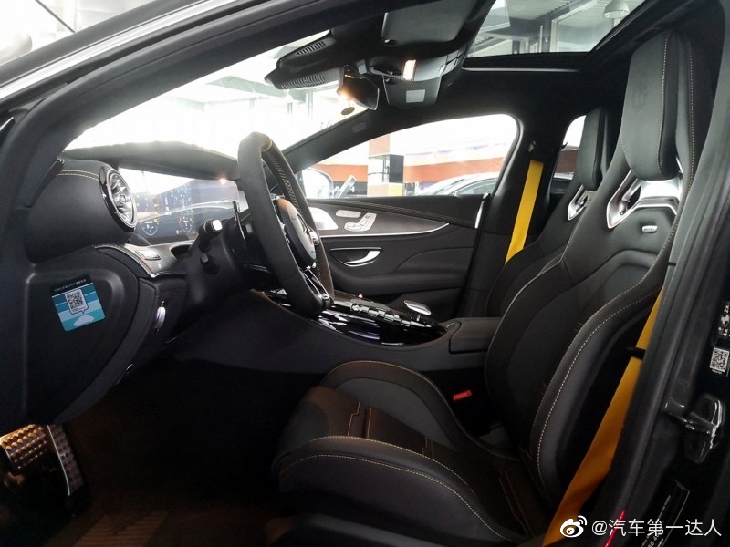 奔驰 GT63S AMG 先行版 石墨灰/黑内