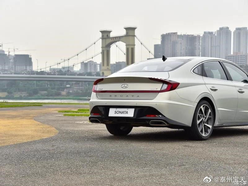 动力不输雅阁，颜值完爆凯美瑞！车长近5米的大车才卖十几万？