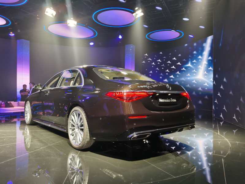 这世界越来越无趣了，奔驰把S都能造那么丑.......