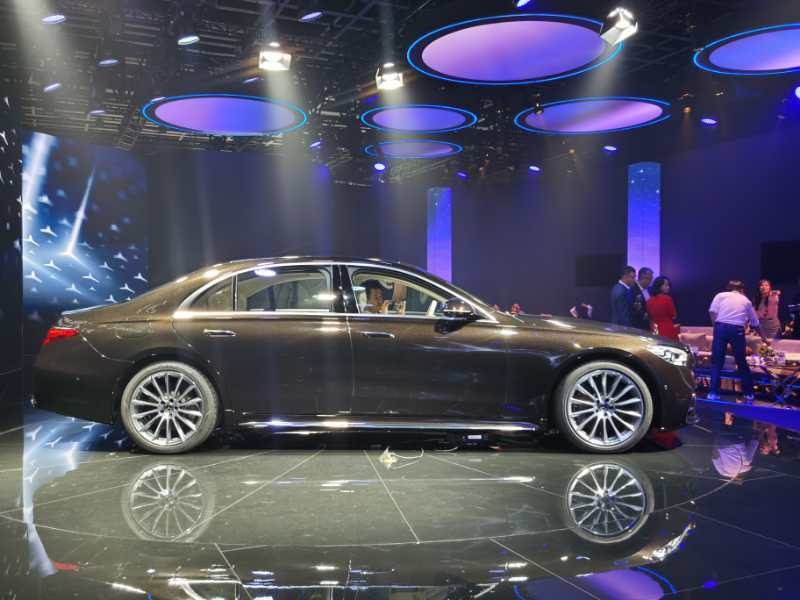 这世界越来越无趣了，奔驰把S都能造那么丑.......