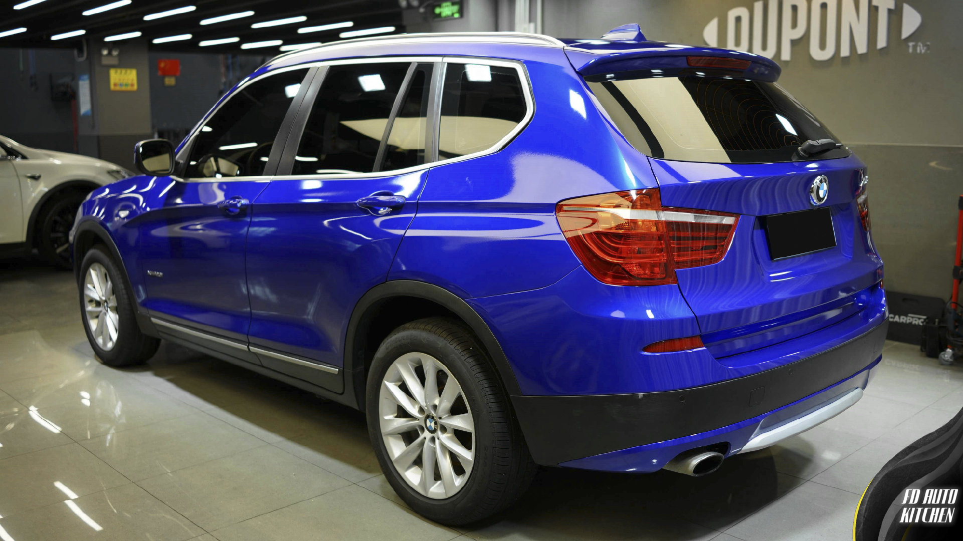 3m 1080p车身改色膜 车型:bmw x3 色卡:g378-极光蓝莓-新浪汽车