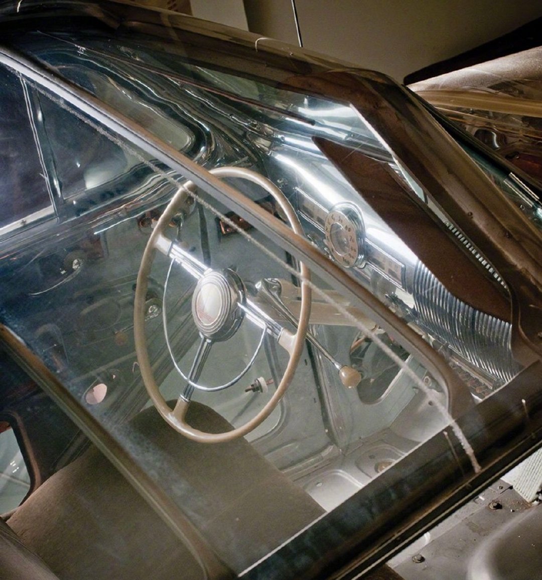 全世界第一辆全透明汽车 Pontiac Ghost 1939
