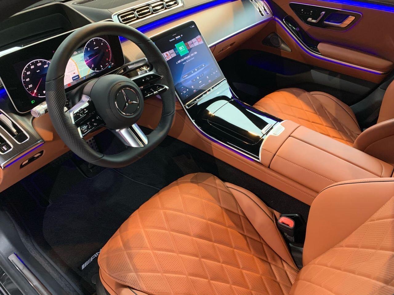 每天一组汽车美图：奔驰S-Class，大队长到店