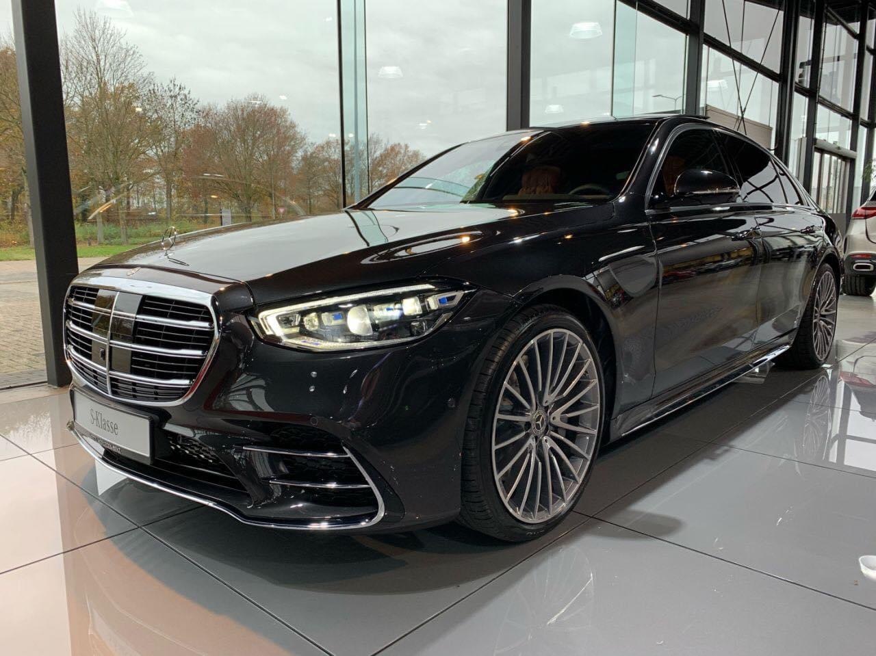 每天一组汽车美图：奔驰S-Class，大队长到店