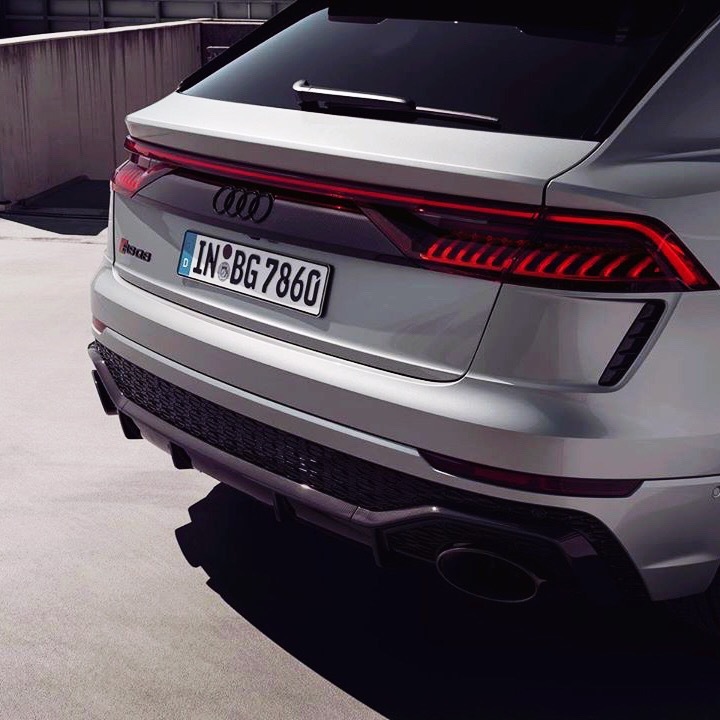 听说这大块头很能跑…… Audi RS Q8