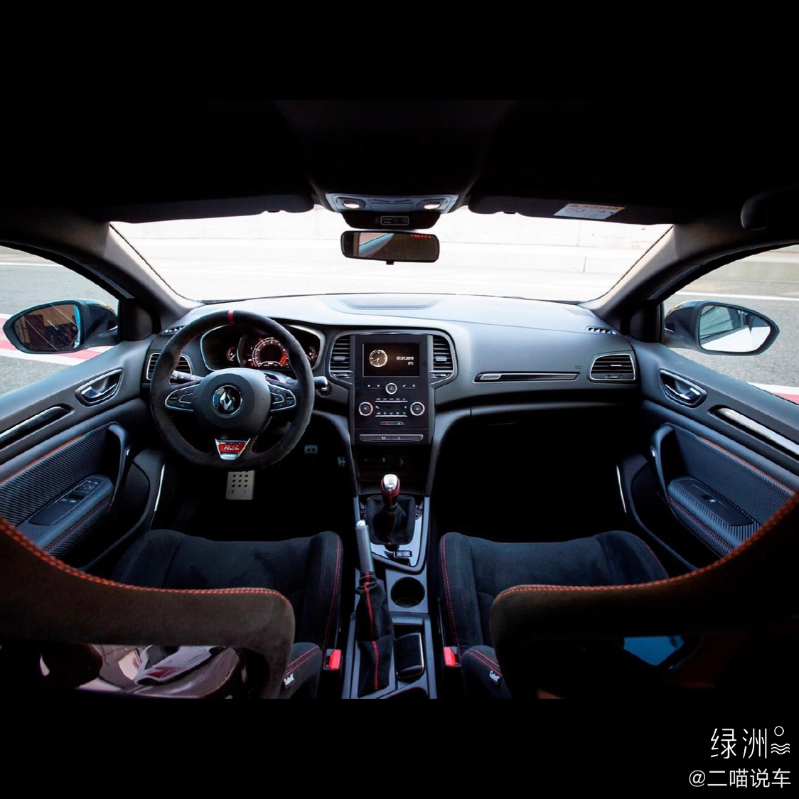 雷诺梅甘娜：感觉还是这个好看