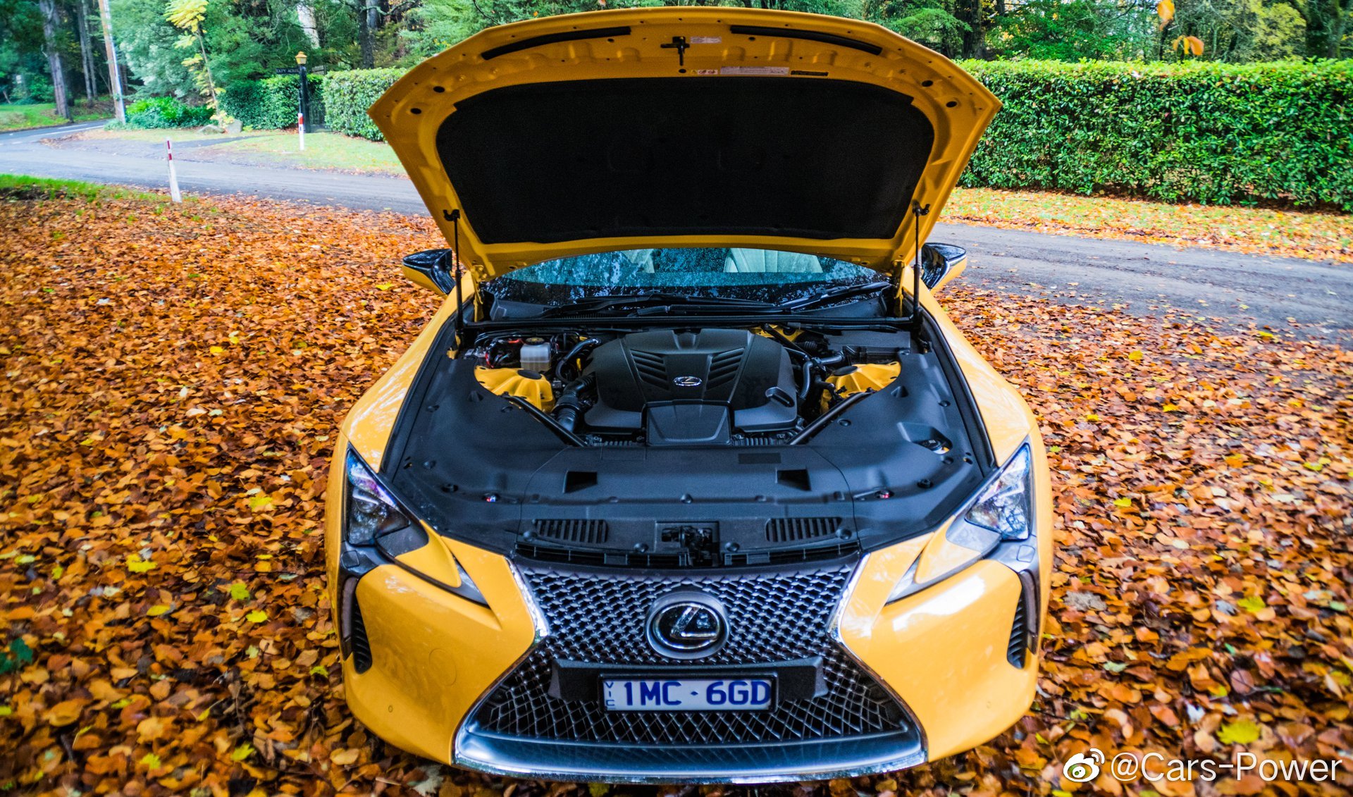 日本头号GT跑车 那不勒斯黄 雷克萨斯LC500