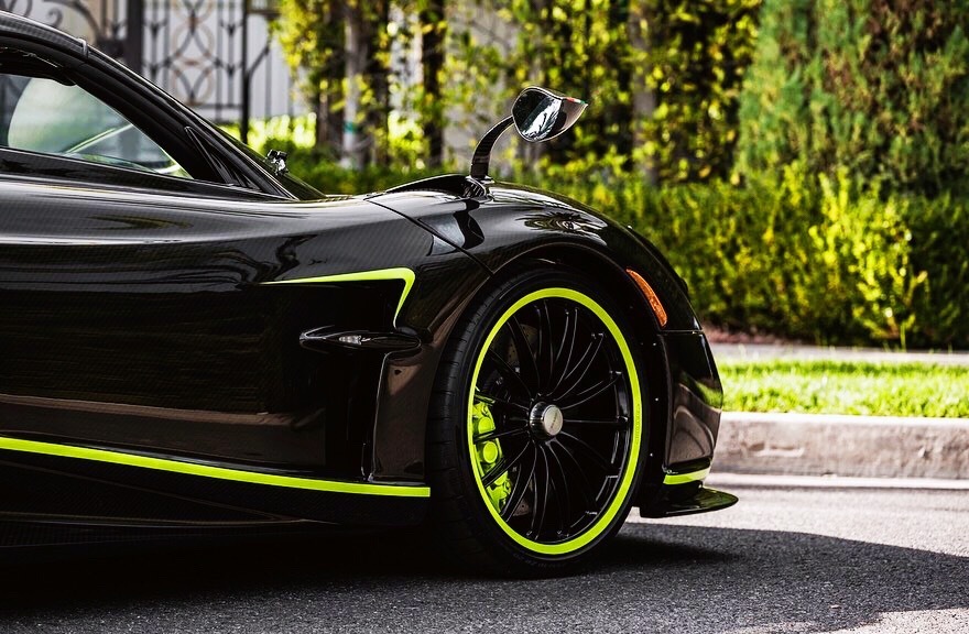 Pagani Huayra Roadster,太帅了，行走的艺术品的美名不是盖的