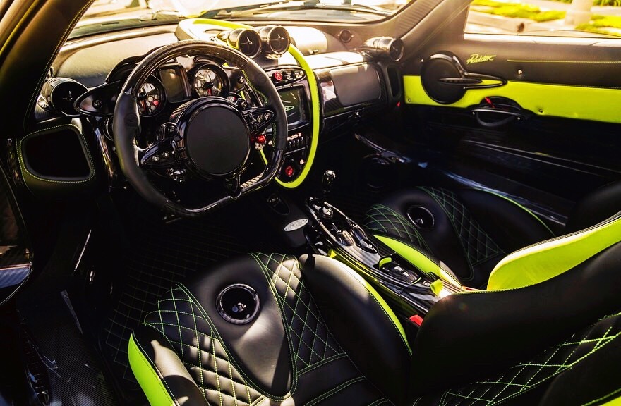 Pagani Huayra Roadster,太帅了，行走的艺术品的美名不是盖的