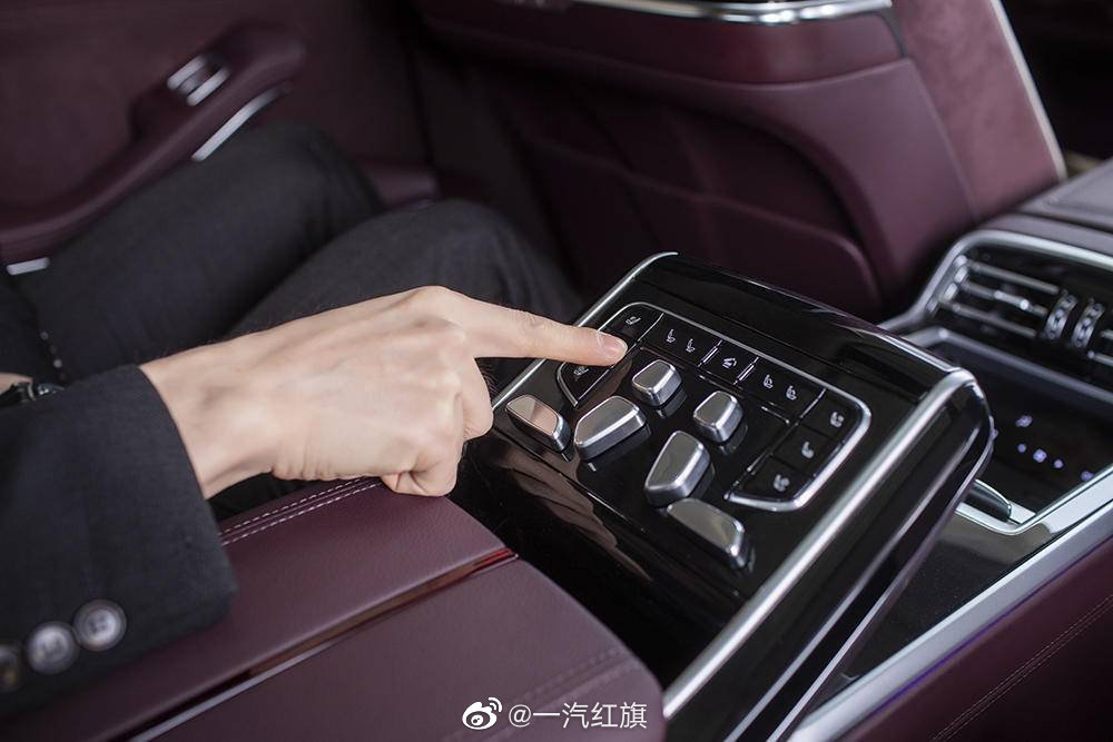 图一为香槟金色红旗H9，第一次见，没有黑色大气，但会更典雅