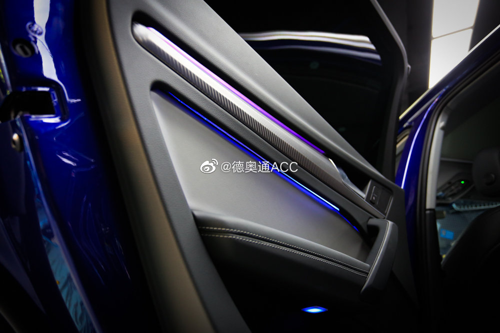 奥迪Q5L氛围灯效果展示，晚上看感觉会更棒