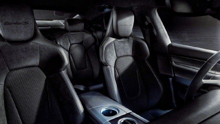 2.8秒破百，700bhp保时捷Taycan终于来了！